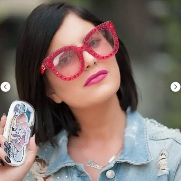 Gucci Red Crystal-Studded Sunglasses - Picture 5 of 5